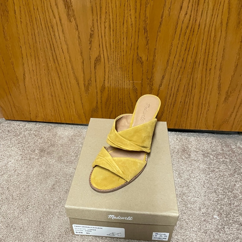 Madewell Twist Suede Sandals in cider - Picture 2 of 4
